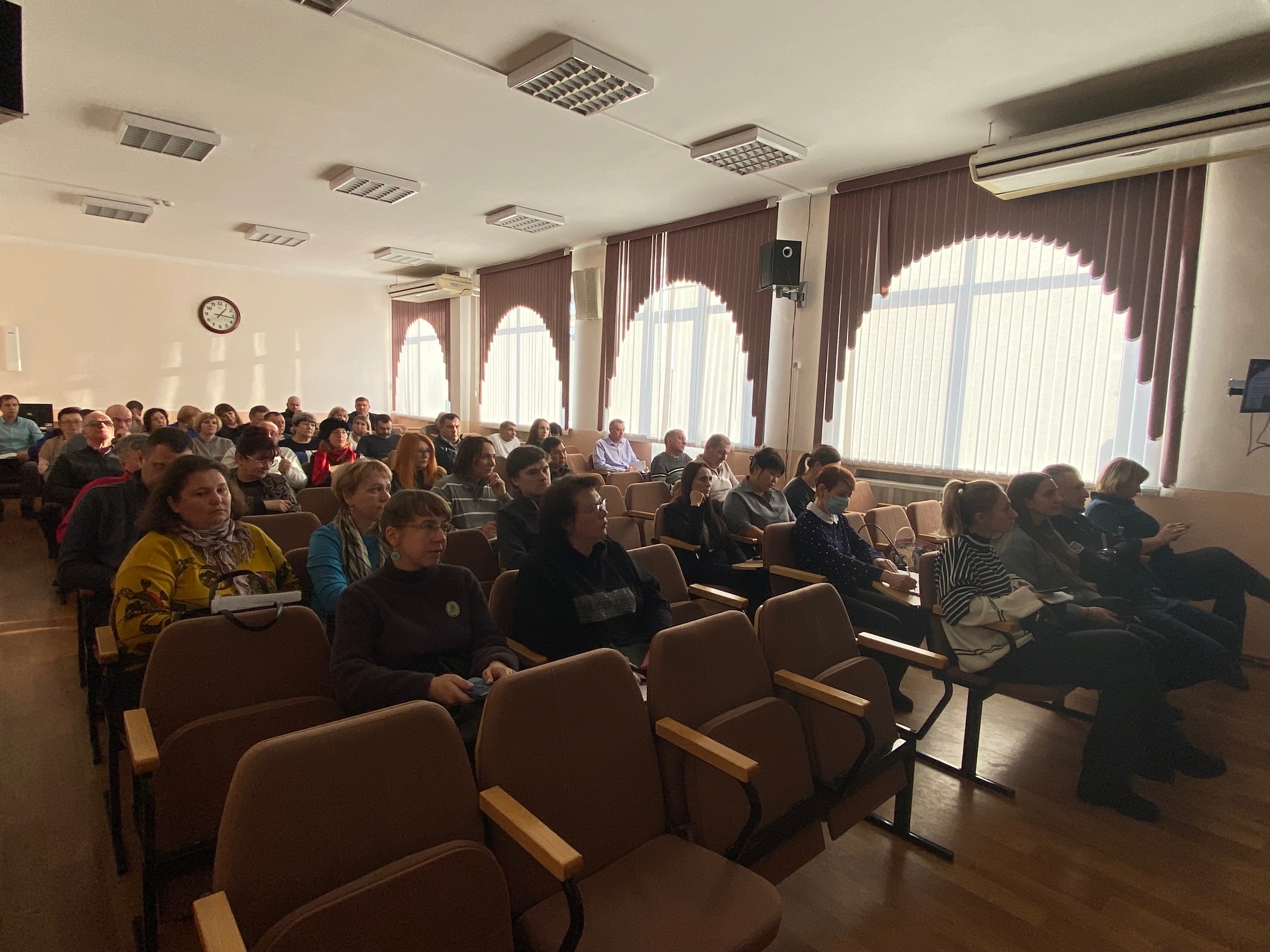 В Омском районе проведен семинар с предпринимателями и самозанятыми гражданами